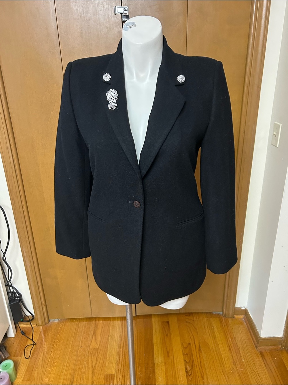 Harve Benard Black Single-Button Women's Blazer with Decorative Buttons